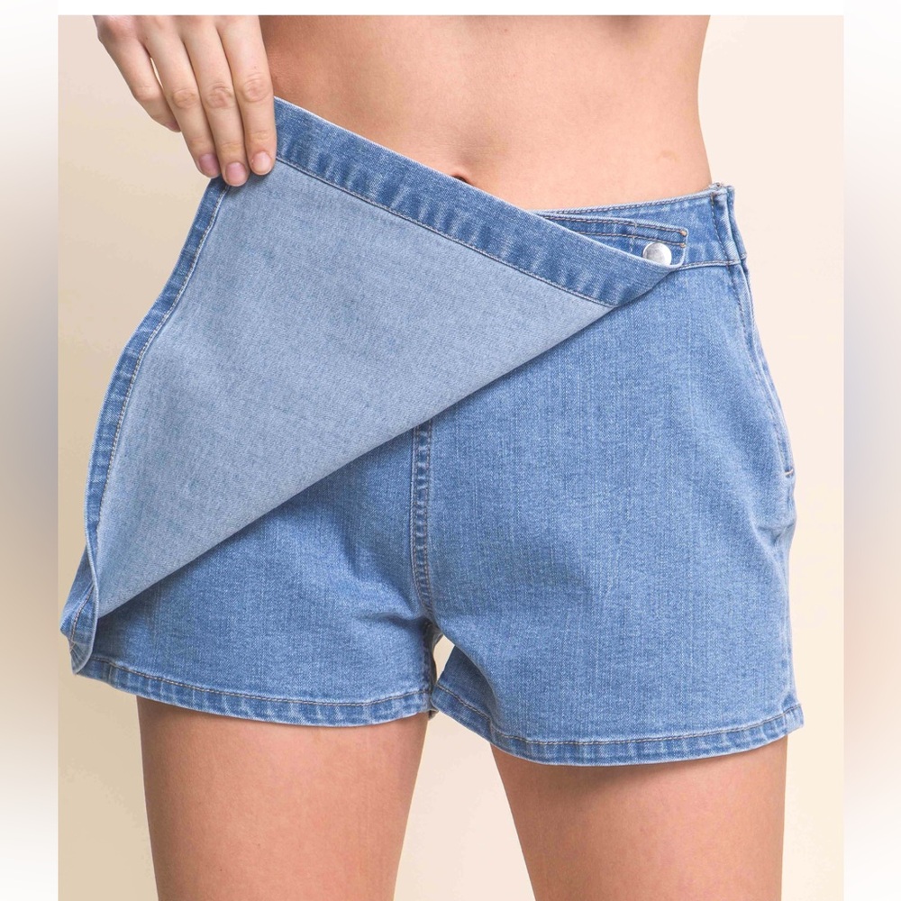 27 Denim Snap-On Button Skorts